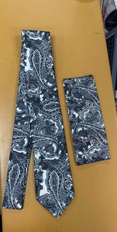 Cravate noire avec motif gris